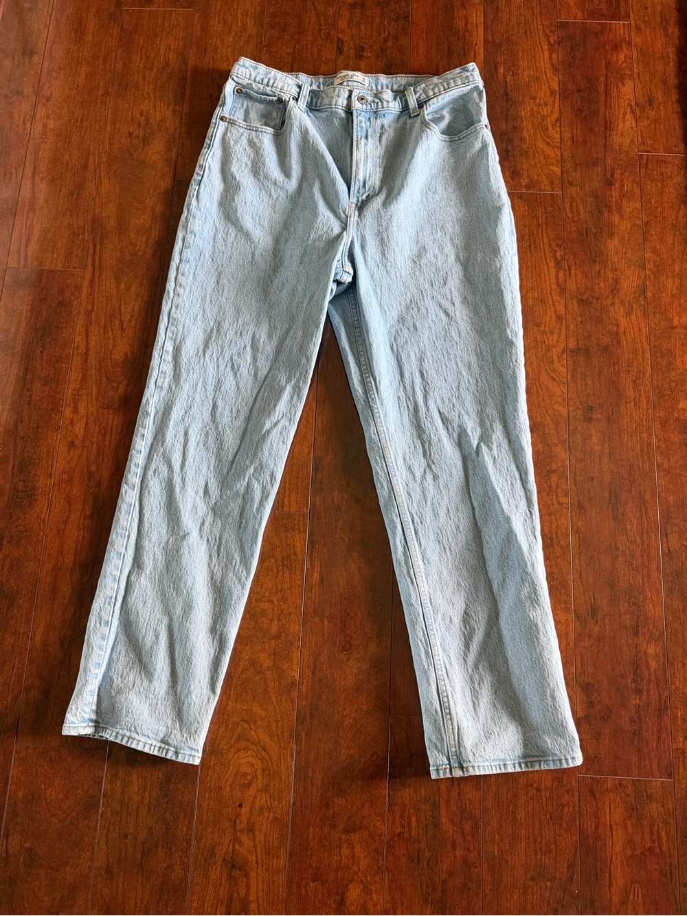 Abercrombie & Fitch The '90s Straight Ultra High Rise Jeans 14R